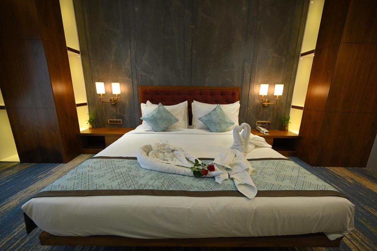 The Royal Class Hotel Gwalior Exterior foto