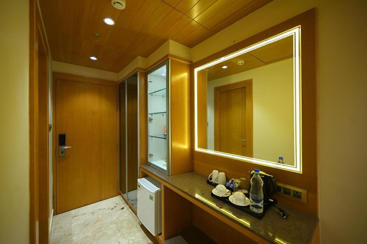 The Royal Class Hotel Gwalior Exterior foto