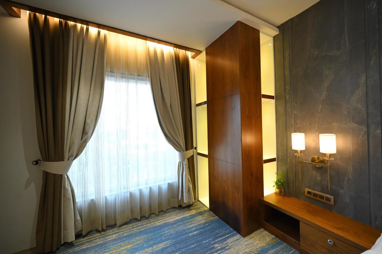 The Royal Class Hotel Gwalior Exterior foto