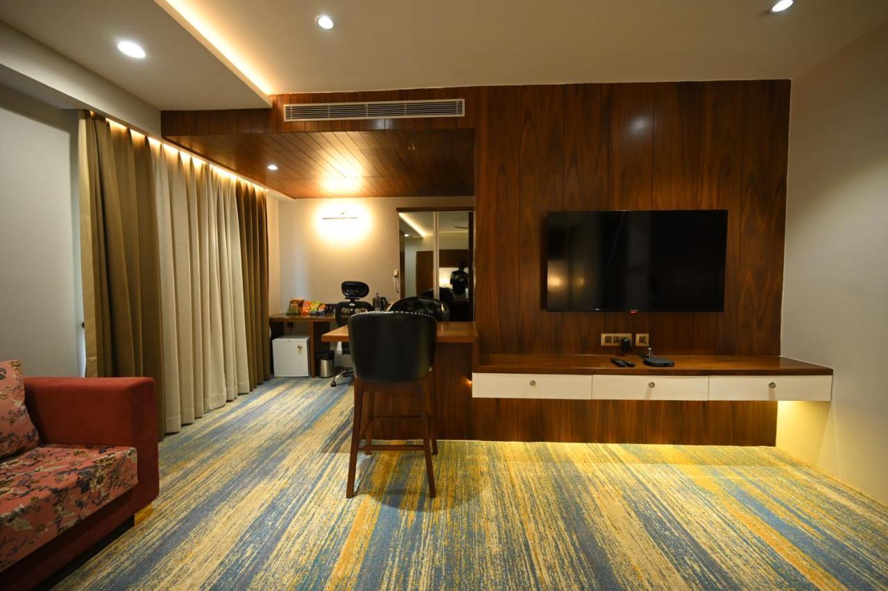 The Royal Class Hotel Gwalior Exterior foto